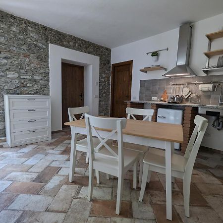 Antica Osteria Apartments Dongo Bagian luar foto