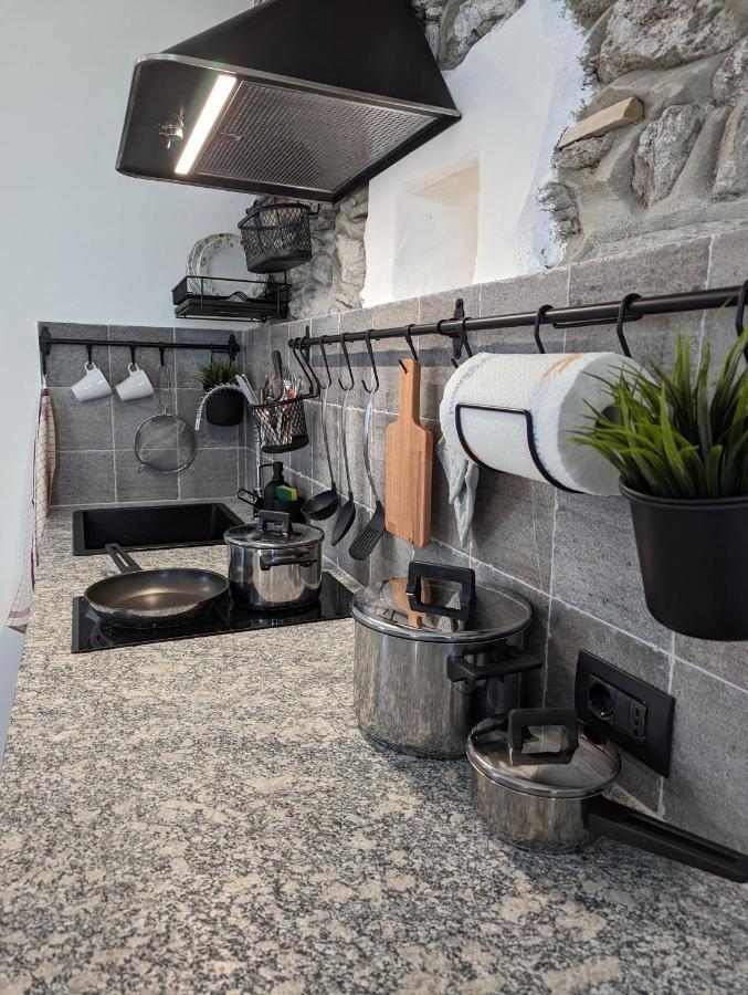 Antica Osteria Apartments Dongo Bagian luar foto