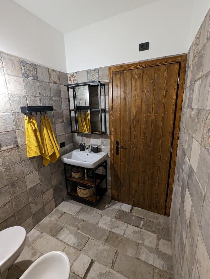 Antica Osteria Apartments Dongo Bagian luar foto
