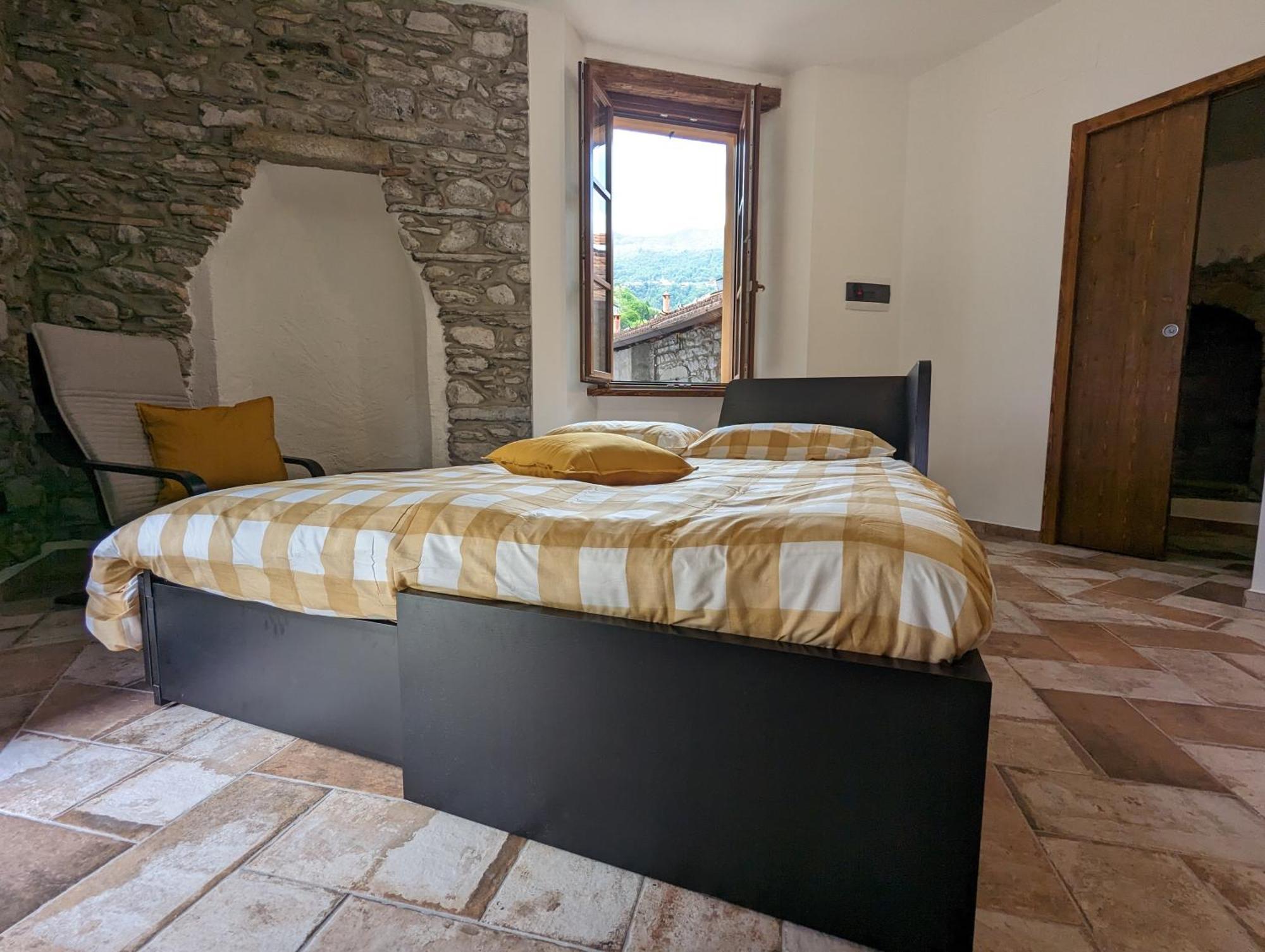 Antica Osteria Apartments Dongo Ruang foto